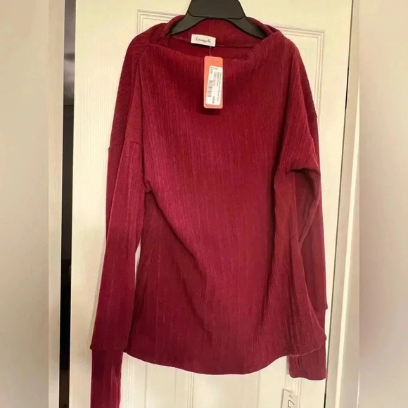 Loveappella size M burgundy sweater top NWT - Picture 1 of 4